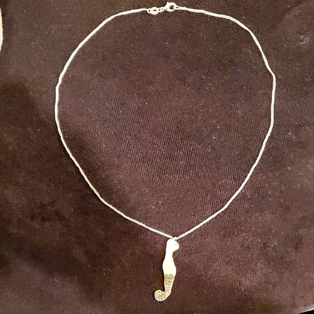 Elegant 925°Silver Cat Necklace with Unique Pendant